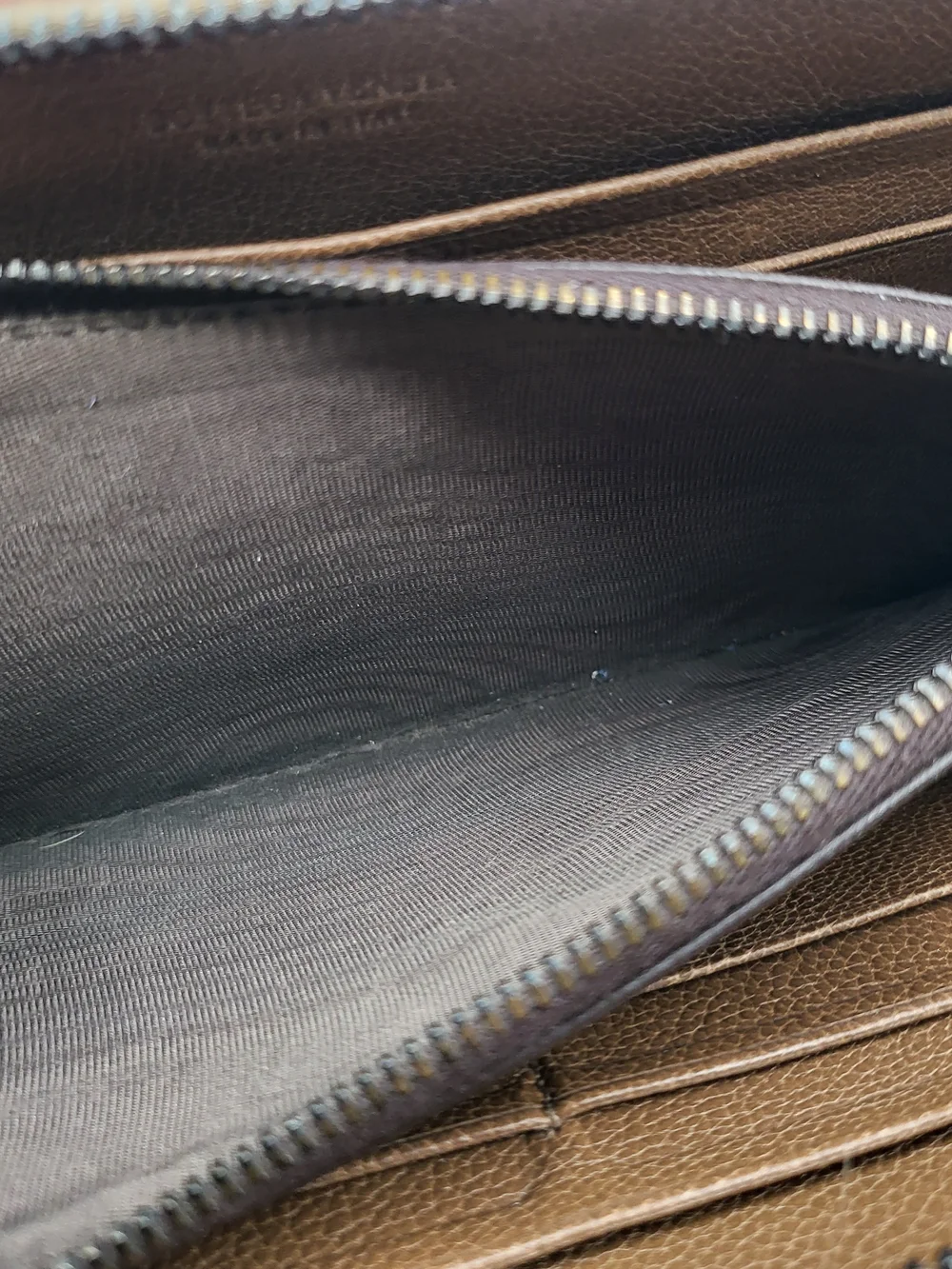 Bottega Veneta Brown Intrecciato Python Zip-Around Wallet.Authentic.Full Set.. - Picture 9 of 16